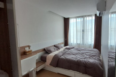 20_bedroom_with_king-size-bed-1
