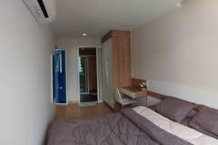 21_bedroom_with_airconditioner